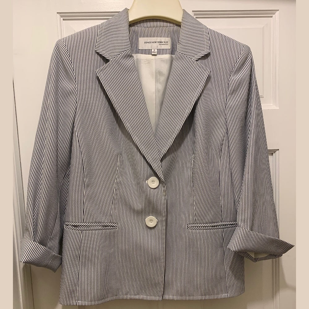 Jones New York White and Dark Grey Seersucker 3/4 Sleeve Peplum Jacket Size 10